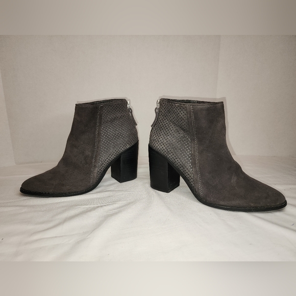Steve Madden Women's REPLAY  Grey Suede Ankle Booties Size 8.5M - Picture 5 of 6